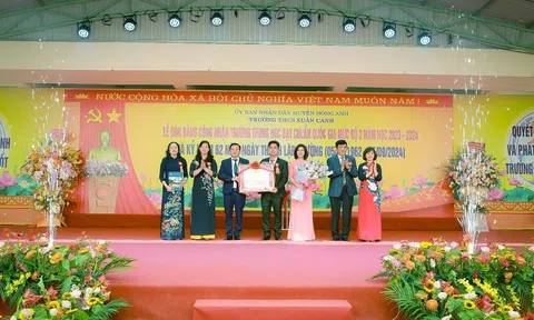 Trường THCS Xuân Canh (Đông Anh, Hà Nội) đón Bằng công nhận trường trung học đạt Chuẩn Quốc gia mức độ 2