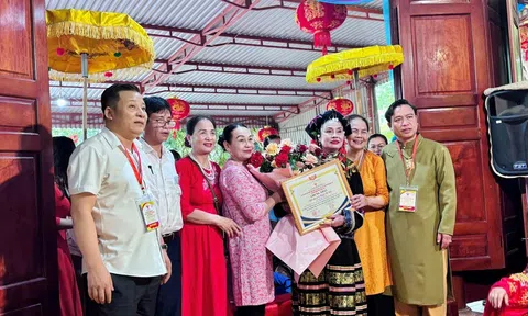 Nghệ nhân Ưu tú Nguyễn Thị Định: Không thực hành tín ngưỡng thờ Mẫu trên sân khấu