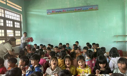 Tu Mơ Rông - Kon Tum: Nhân rộng mô hình “bán heo nuôi học sinh nghèo”