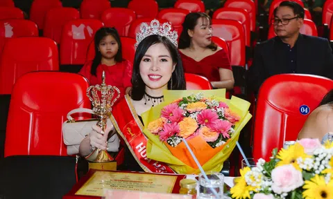 Hoa hậu Vũ Thục Hiền nhận vinh danh cho nhiệm kỳ đầy rực rỡ