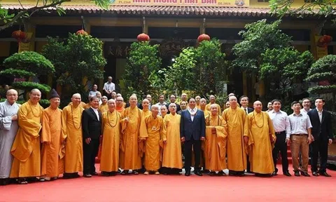 Thủ tướng Phạm Minh Chính dự và chúc mừng Đại lễ Phật đản 2024 tại chùa Quán Sứ, Hà Nội