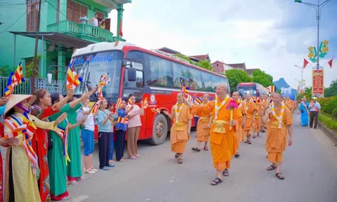Tưng bừng Lễ Phật đản đầu tiên PL.2567 - DL.2023 Ban Trị sự GHPGVN huyện Minh Hoá